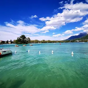 beau-t1-spacieux-proche-centre-et-lac.hotels-rhonealpes.com/